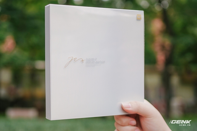 Trên tay Xiaomi Mi 11 phiên bản đặc biệt có chữ ký của CEO Lei Jun, giá 20 triệu đồng - Ảnh 1. Trên tay Xiaomi Mi 11 phiên bản đặc biệt có chữ ký của CEO Lei Jun, giá 20 triệu đồng - Ảnh 1.