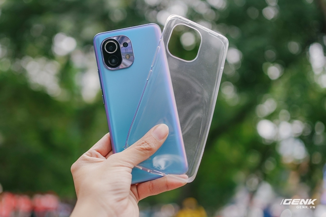 Trên tay Xiaomi Mi 11 phiên bản đặc biệt có chữ ký của CEO Lei Jun, giá 20 triệu đồng - Ảnh 3. Trên tay Xiaomi Mi 11 phiên bản đặc biệt có chữ ký của CEO Lei Jun, giá 20 triệu đồng - Ảnh 3.