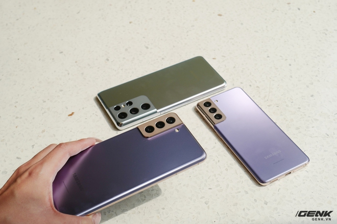 Mở hộp bộ ba Galaxy S21: Từ hộp đến máy mọi thứ đều mỏng gọn, S21 Ultra có màu Bạc Ngẫu Hứng rất đẹp - Ảnh 13. Mở hộp bộ ba Galaxy S21: Từ hộp đến máy mọi thứ đều mỏng gọn, S21 Ultra có màu Bạc Ngẫu Hứng rất đẹp - Ảnh 13.
