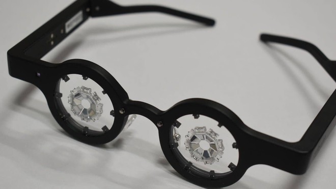 Công ty Nhật Bản công bố loại kính thông minh chữa được bệnh cận thị, cuối năm nay sẽ bán cho thị trường Châu Á - Ảnh 1.