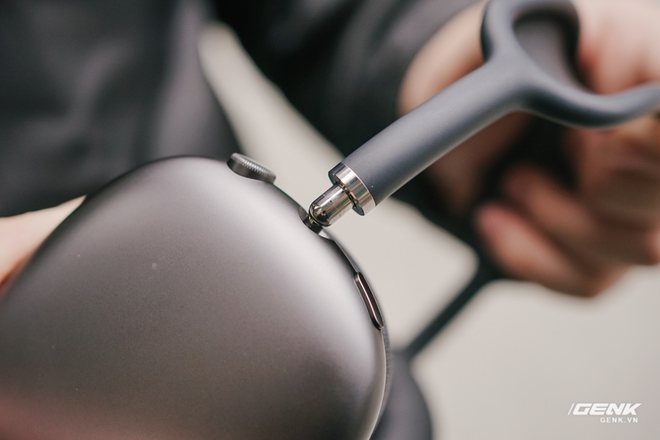 Trên tai AirPods Max: Thiết kế thông minh và cao cấp, đeo thoải mái, giá chính hãng 13 triệu đồng - Ảnh 7. Trên tai AirPods Max: Thiết kế thông minh và cao cấp, đeo thoải mái, giá chính hãng 13 triệu đồng - Ảnh 7.