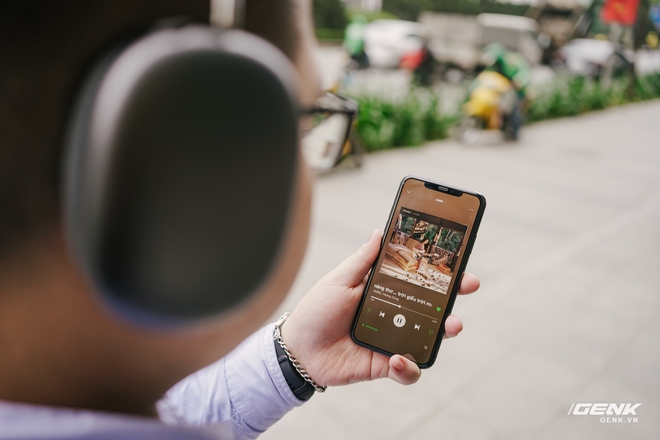 Trên tai AirPods Max: Thiết kế thông minh và cao cấp, đeo thoải mái, giá chính hãng 13 triệu đồng - Ảnh 19. Trên tai AirPods Max: Thiết kế thông minh và cao cấp, đeo thoải mái, giá chính hãng 13 triệu đồng - Ảnh 19.