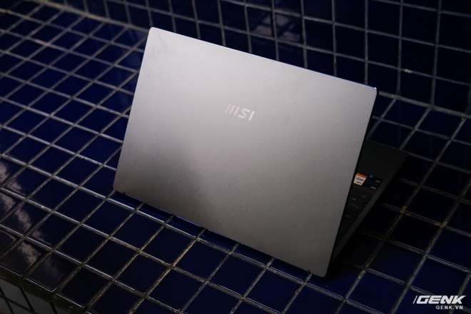Trải nghiệm MSI Prestige 14 Evo: Một trong những chiếc laptop đầu tiên đạt chuẩn Evo của Intel, chạy iRIS Xe Graphics nhưng chơi được cả GTA V - Ảnh 2. Trải nghiệm MSI Prestige 14 Evo: Một trong những chiếc laptop đầu tiên đạt chuẩn Evo của Intel, chạy iRIS Xe Graphics nhưng chơi được cả GTA V - Ảnh 2.