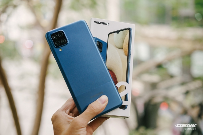 Trên tay Galaxy A12: Thiết kế trẻ trung, cụm 4 camera 48MP chất lượng, pin 5000mAh, giá chưa tới 4 triệu - Ảnh 15. Trên tay Galaxy A12: Thiết kế trẻ trung, cụm 4 camera 48MP chất lượng, pin 5000mAh, giá chưa tới 4 triệu - Ảnh 15.