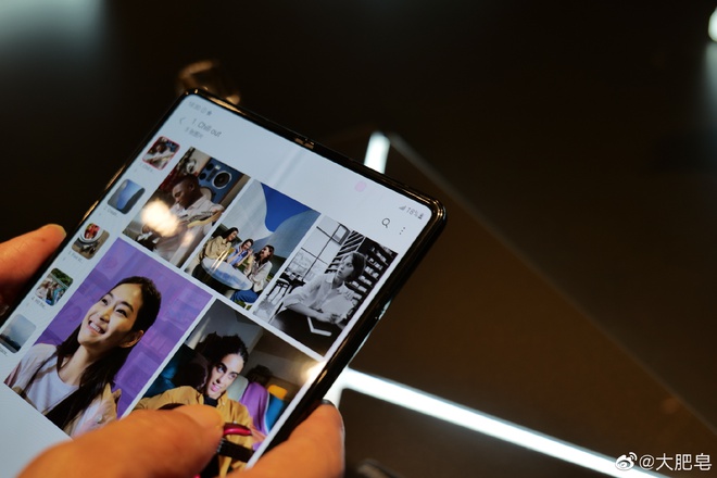 Samsung W22 5G ra mắt: Là Galaxy Z Fold3 đổi tên nhưng chỉ dành cho người dùng Trung Quốc, giá 60 triệu đồng - Ảnh 8. Samsung W22 5G ra mắt: Là Galaxy Z Fold3 đổi tên nhưng chỉ dành cho người dùng Trung Quốc, giá 60 triệu đồng - Ảnh 8.