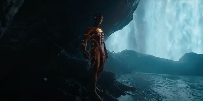 Soi teaser mới của The Flash: Barry Allen hack thời gian để về quá khứ cứu mẹ, Batman sẽ hi sinh? - Ảnh 12. Soi teaser mới của The Flash: Barry Allen hack thời gian để về quá khứ cứu mẹ, Batman sẽ hi sinh? - Ảnh 12.