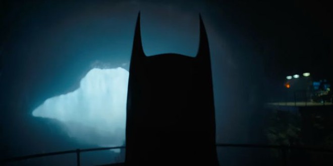 Soi teaser mới của The Flash: Barry Allen hack thời gian để về quá khứ cứu mẹ, Batman sẽ hi sinh? - Ảnh 13. Soi teaser mới của The Flash: Barry Allen hack thời gian để về quá khứ cứu mẹ, Batman sẽ hi sinh? - Ảnh 13.