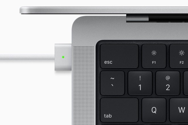 Apple đã làm một điều mà tất cả người dùng MacBook đều mong đợi trong 5 năm nay  - Ảnh 1.