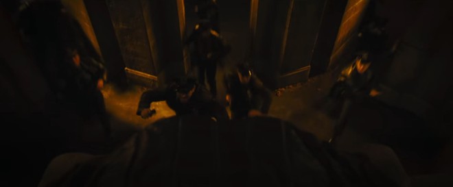 Soi trailer The Batman: Chàng Dơi đối mặt với 2 phản diện Riddler và Penguin, miêu nữ Catwoman cũng xuất hiện góp vui - Ảnh 21. Soi trailer The Batman: Chàng Dơi đối mặt với 2 phản diện Riddler và Penguin, miêu nữ Catwoman cũng xuất hiện góp vui - Ảnh 21.
