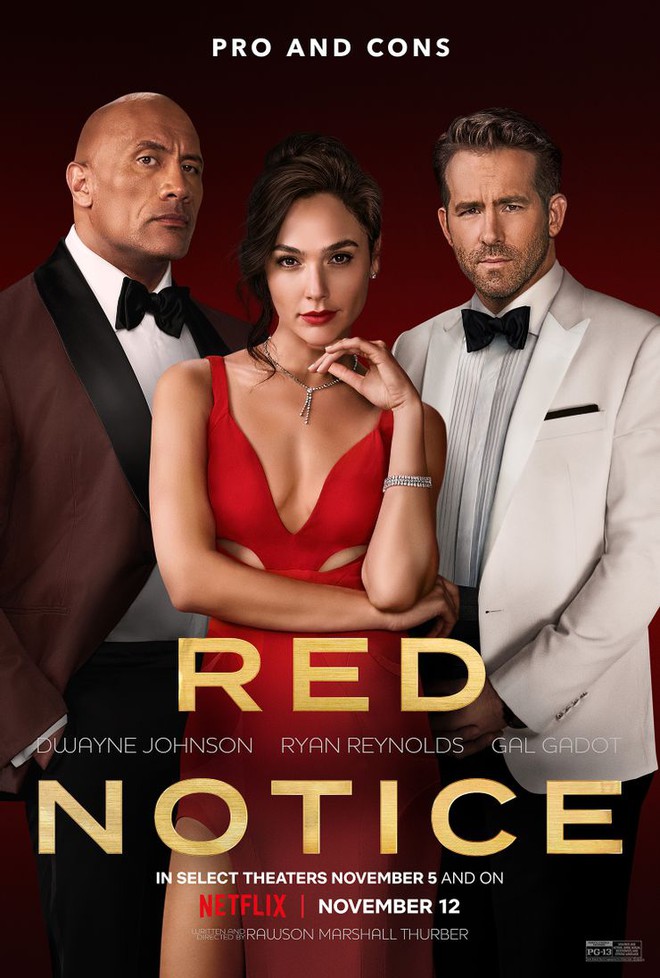 Siêu bom tấn Red Notice tung trailer mới: The Rock và Ryan Reynolds dắt nhau vào tù vì bị chị đẹp Gal Gadot xỏ mũi - Ảnh 2.