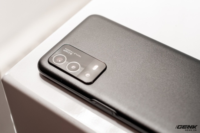 Trên tay OPPO A55 vừa ra mắt tại VN: Smartphone giá rẻ chỉ 4.9 triệu đồng nhưng có pin 5000mAh, camera 50MP, chống nước IPX4 - Ảnh 6.