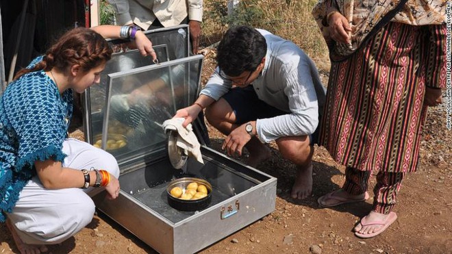 Ấn Độ: Cả ngôi làng nấu ăn bằng năng lượng mặt trời để cứu rừng - Ảnh 7.