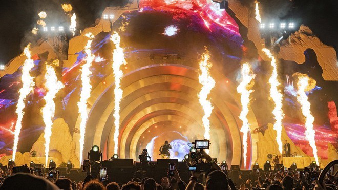 Vật lý đằng sau thảm kịch Astroworld: Khi đám đông trở thành chất lỏng giống như khối lượng, bạn có thể chết đuối trong biển người - Ảnh 1.