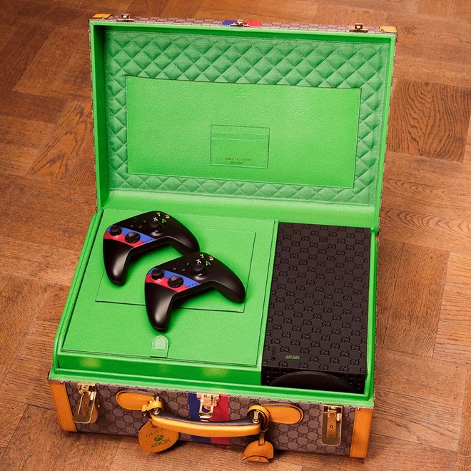 Xbox Series S Gucci version is priced at 20 regular machines, engraved with a unique GG pattern - Photo 2.
