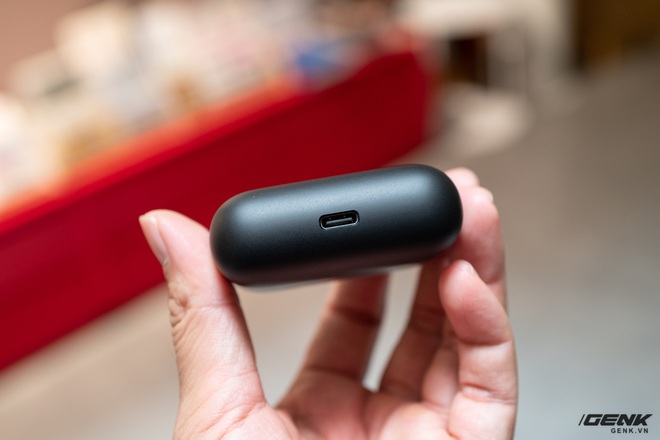 Trên tay Razer Hammerhead True Wireless X: Tai nghe gaming dạng ear-bud, đèn trang trí màu xanh, kháng nước IPX4 - Ảnh 6. Trên tay Razer Hammerhead True Wireless X: Tai nghe gaming dạng ear-bud, đèn trang trí màu xanh, kháng nước IPX4 - Ảnh 6.