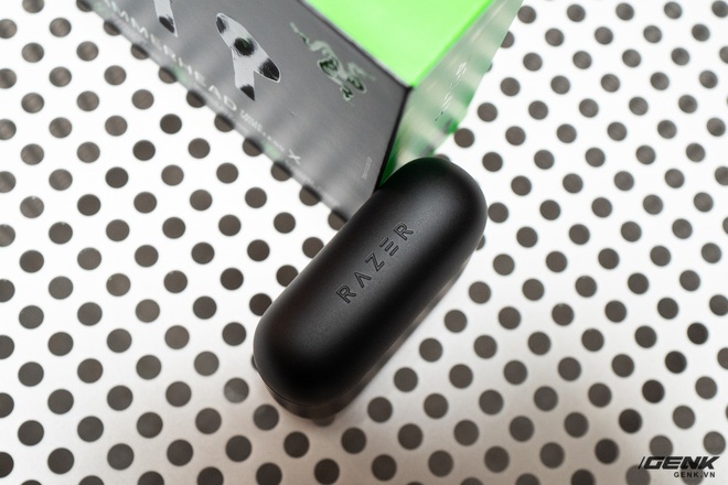 Trên tay Razer Hammerhead True Wireless X: Tai nghe gaming dạng ear-bud, đèn trang trí màu xanh, kháng nước IPX4 - Ảnh 5. Trên tay Razer Hammerhead True Wireless X: Tai nghe gaming dạng ear-bud, đèn trang trí màu xanh, kháng nước IPX4 - Ảnh 5.
