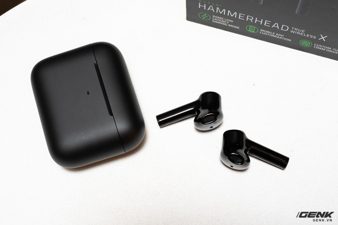 Trên tay Razer Hammerhead True Wireless X: Tai nghe gaming dạng ear-bud, đèn trang trí màu xanh, kháng nước IPX4 - Ảnh 11. Trên tay Razer Hammerhead True Wireless X: Tai nghe gaming dạng ear-bud, đèn trang trí màu xanh, kháng nước IPX4 - Ảnh 11.