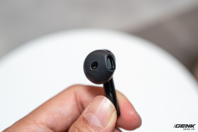 Trên tay Razer Hammerhead True Wireless X: Tai nghe gaming dạng ear-bud, đèn trang trí màu xanh, kháng nước IPX4 - Ảnh 10. Trên tay Razer Hammerhead True Wireless X: Tai nghe gaming dạng ear-bud, đèn trang trí màu xanh, kháng nước IPX4 - Ảnh 10.