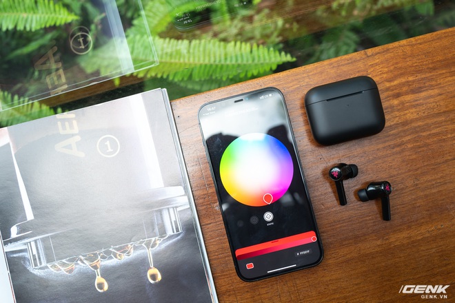 Mở hộp Razer Hammerhead TWS 2021 (Gen 2): Chống ồn chủ động, đèn đổi màu RGB, độ trễ âm thanh thấp 60ms, đáng nâng cấp so với bản 2019 - Ảnh 15. Mở hộp Razer Hammerhead TWS 2021 (Gen 2): Chống ồn chủ động, đèn đổi màu RGB, độ trễ âm thanh thấp 60ms, đáng nâng cấp so với bản 2019 - Ảnh 15.