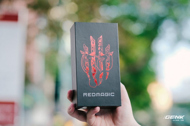 Trên tay Red Magic 6R: Đã có bản chính hãng, Snapdragon 888 chiến game mượt nhưng giao diện chưa hoàn chỉnh, giá từ 15.5 triệu đồng - Ảnh 1.