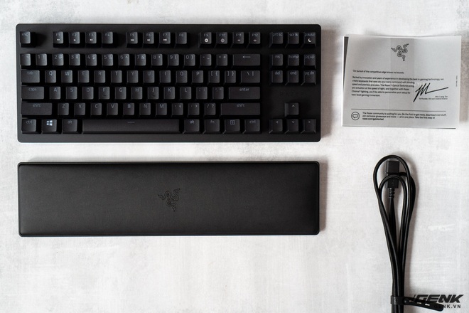 On hand new gaming gear from Razer: Huntsman V2 Tenkeyless keyboard and Basilisk V3 mouse - Photo 3.