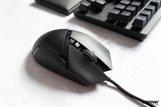 On hand new gaming gear from Razer: Huntsman V2 Tenkeyless keyboard and Basilisk V3 mouse - Photo 19.