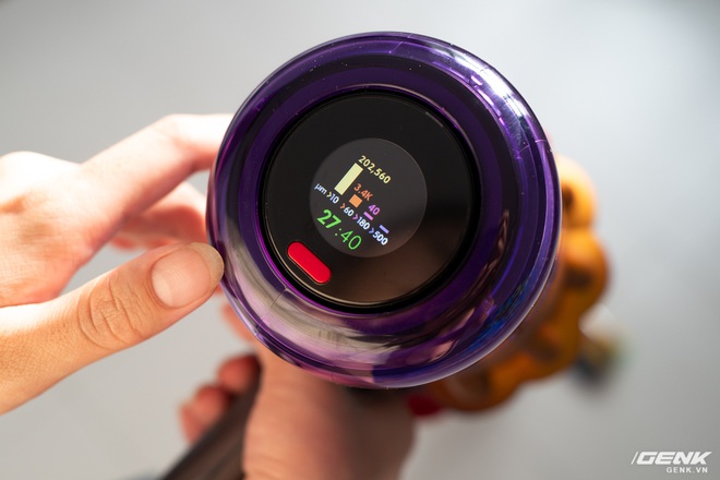 Trên tay và trải nghiệm nhanh máy hút bụi Dyson V12 Detect Slim: Choáng váng vì rất nhiều đồ kèm theo, nhưng dùng rồi lại thấy phê - Ảnh 17. Trên tay và trải nghiệm nhanh máy hút bụi Dyson V12 Detect Slim: Choáng váng vì rất nhiều đồ kèm theo, nhưng dùng rồi lại thấy phê - Ảnh 17.