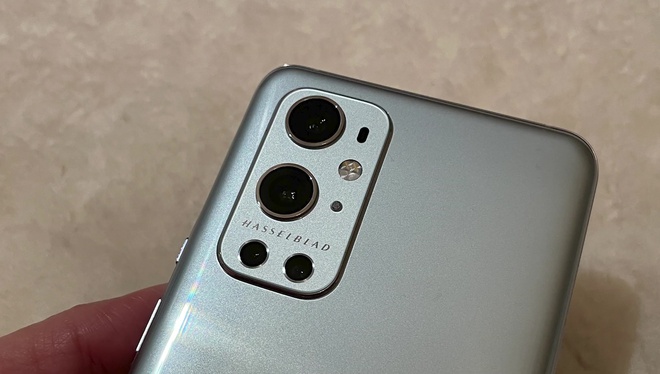 This is the OnePlus 9 Pro with the camera cluster in collaboration with Hasselblad - Photo 2. Đây là OnePlus 9 Pro với cụm camera hợp tác cùng Hasselblad - Ảnh 2.