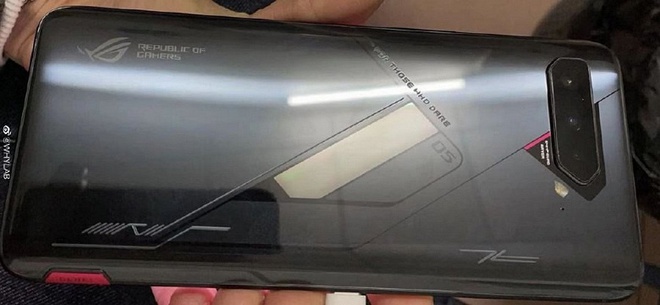 ROG Phone 5 lộ diện với màn hình phụ sau lưng - Ảnh 2.