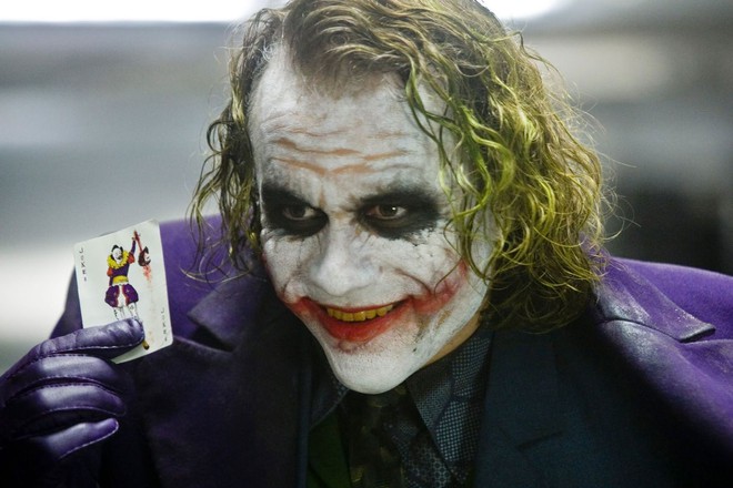 10 bí mật hậu trường của The Dark Knight Rises: Suýt chút nữa Leonardo DiCaprio đã cùng Heath Ledger đối đầu với Christian Bale - Ảnh 2. 10 bí mật hậu trường của The Dark Knight Rises: Suýt chút nữa Leonardo DiCaprio đã cùng Heath Ledger đối đầu với Christian Bale - Ảnh 2.