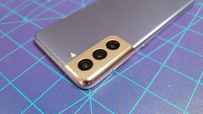 Thử nghiệm thả rơi Galaxy S21 và S21 Ultra: Màn hình vỡ ngay trong lần đầu tiên, may cụm camera vẫn ổn - Ảnh 5. Thử nghiệm thả rơi Galaxy S21 và S21 Ultra: Màn hình vỡ ngay trong lần đầu tiên, may cụm camera vẫn ổn - Ảnh 5.