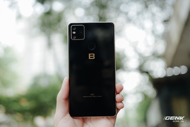 CEO BKAV Nguyễn Tử Quảng cho rằng Bphone B86 chụp đêm đẹp hơn smartphone hãng A và hãng G, nhưng liệu chúng ta có thể tin được không? - Ảnh 1.