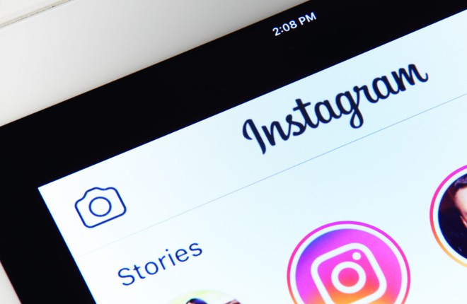 Lấy cảm hứng từ TikTok, mạng xã hội Instagram đang thử nghiệm tính năng vuốt dọc để xem Stories - Ảnh 1.