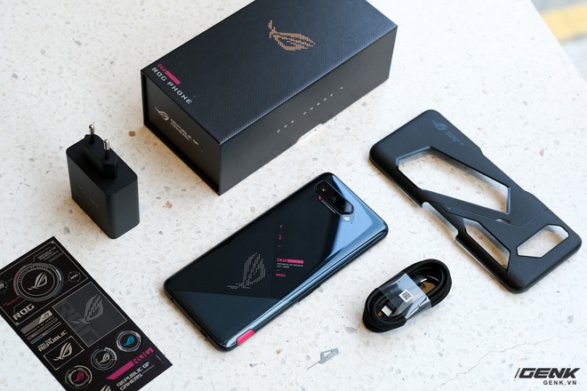 Mở hộp điện thoại Pay-to-win ROG Phone 5: Cứ Qualcomm Snapdragon 888 5G cùng 16GB RAM mà chiến! - Ảnh 2.