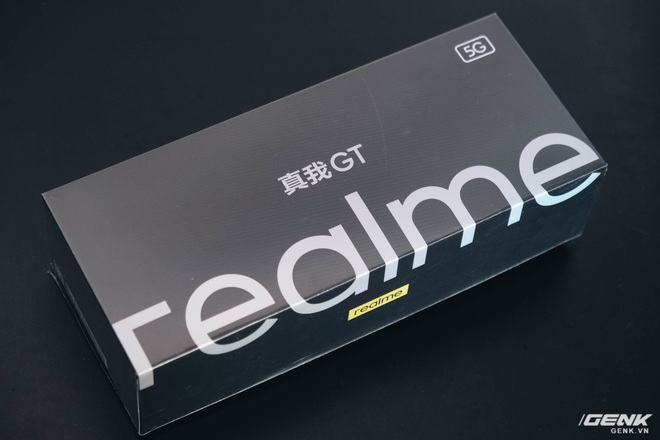 Trên tay Realme GT: Smartphone Snapdragon 888, màn hình AMOLED 120Hz giá rẻ - Ảnh 1. Trên tay Realme GT: Smartphone Snapdragon 888, màn hình AMOLED 120Hz giá rẻ - Ảnh 1.