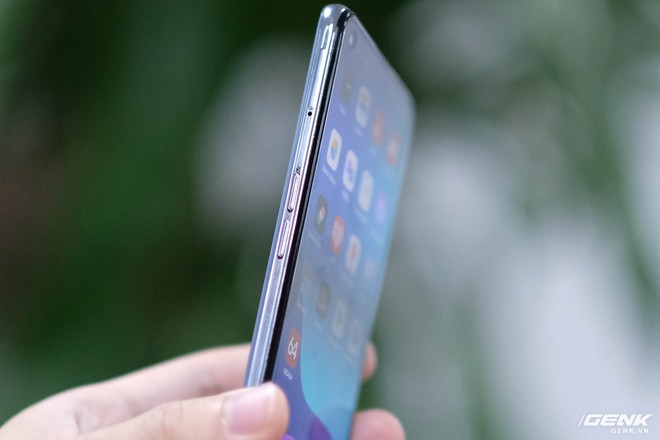 Trên tay Realme GT: Smartphone Snapdragon 888, màn hình AMOLED 120Hz giá rẻ - Ảnh 5. Trên tay Realme GT: Smartphone Snapdragon 888, màn hình AMOLED 120Hz giá rẻ - Ảnh 5.