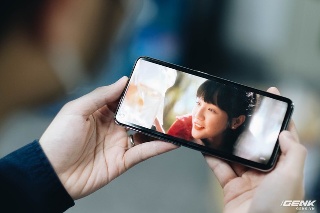Trên tay Realme GT: Smartphone Snapdragon 888, màn hình AMOLED 120Hz giá rẻ - Ảnh 14. Trên tay Realme GT: Smartphone Snapdragon 888, màn hình AMOLED 120Hz giá rẻ - Ảnh 14.