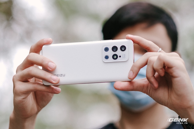 Trên tay Meizu 18 series tại VN: Thiết kế đẹp, màn hình QHD 120Hz, Snapdragon 888, giá từ 16.5 triệu đồng - Ảnh 10. Trên tay Meizu 18 series tại VN: Thiết kế đẹp, màn hình QHD 120Hz, Snapdragon 888, giá từ 16.5 triệu đồng - Ảnh 10.
