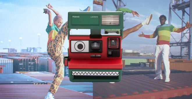 Polaroid hợp tác cùng Lacoste ra mắt bộ sưu tập quần áo và máy ảnh cực độc đáo - Ảnh 1.