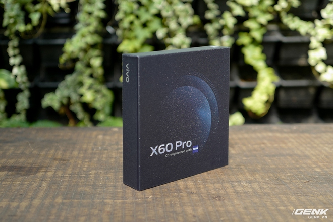 Trên tay Vivo X60 Pro: Thiết kế hiện đại, ống kính hợp tác với Zeiss, không thiếu camera tele, chạy Snapdragon 870, chưa có giá bán - Ảnh 1.