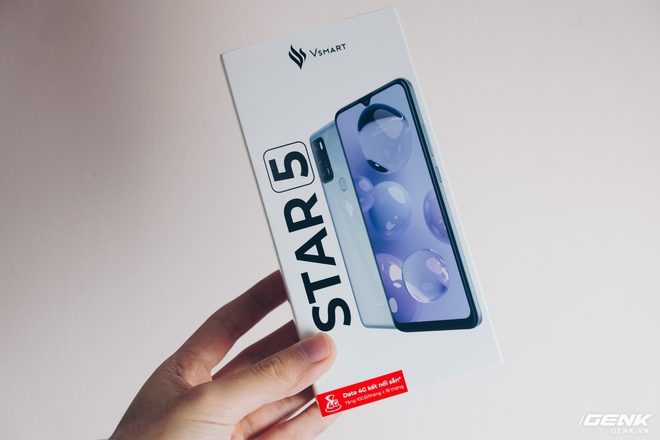 Trên tay Vsmart Star 5: Smartphone duy nhất trong tầm giá có vSIM kèm gói 4G miễn phí - Ảnh 1. Trên tay Vsmart Star 5: Smartphone duy nhất trong tầm giá có vSIM kèm gói 4G miễn phí - Ảnh 1.