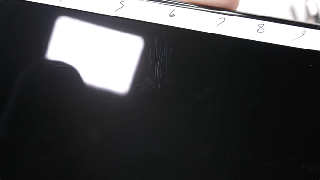 Thử độ bền OnePlus 9 Pro: Độ hoàn thiện cao cấp, khó bẻ cong - Ảnh 5. Thử độ bền OnePlus 9 Pro: Độ hoàn thiện cao cấp, khó bẻ cong - Ảnh 5.