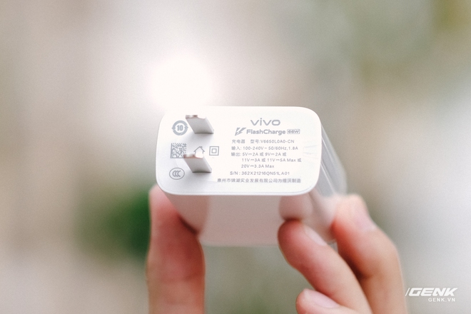 Trên tay iQOO Neo5 tại Việt Nam: Đối thủ của Redmi K40, tập trung vào chơi game, giá 9,9 triệu đồng - Ảnh 2. Trên tay iQOO Neo5 tại Việt Nam: Đối thủ của Redmi K40, tập trung vào chơi game, giá 9,9 triệu đồng - Ảnh 2.