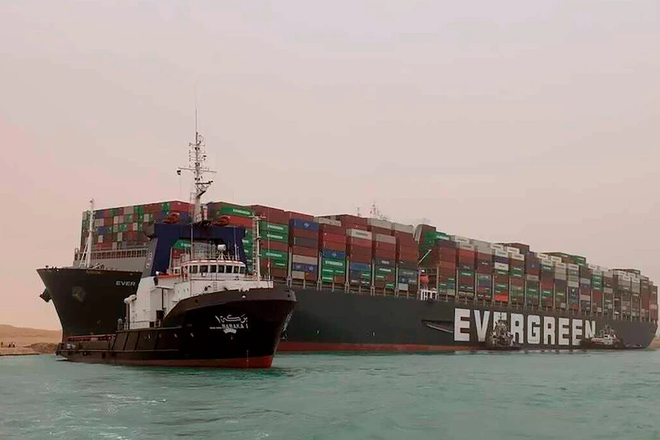 Khi máy xúc và tàu kéo vô dụng, các chuyên gia đang chờ Thiên Nhiên ra tay giải cứu tàu Ever Given mắc cạn tại kênh đào Suez - Ảnh 4.