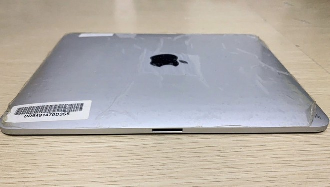 Hóa ra Apple từng có ý định làm một chiếc iPad có tới hai cổng kết nối, vừa sạc vừa cắm dock bàn phím - Ảnh 3.