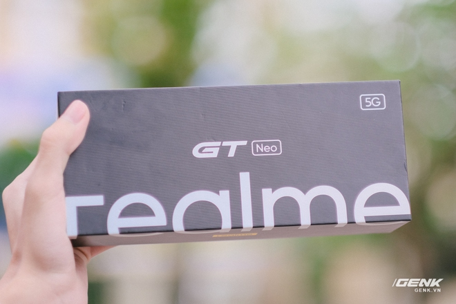 Trên tay Realme GT Neo: Màn hình AMOLED 120Hz, chip Dimensity 1200, sạc nhanh 50W, giá chưa đến 7 triệu đồng - Ảnh 1.