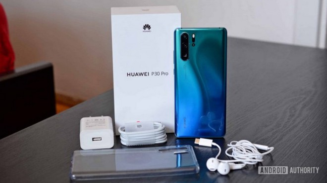 Huawei sẽ dừng tặng kèm cục sạc trong hộp máy nhưng nguyên nhân đằng sau quyết định này thật bất ngờ - Ảnh 1. Huawei sẽ dừng tặng kèm cục sạc trong hộp máy nhưng nguyên nhân đằng sau quyết định này thật bất ngờ - Ảnh 1.