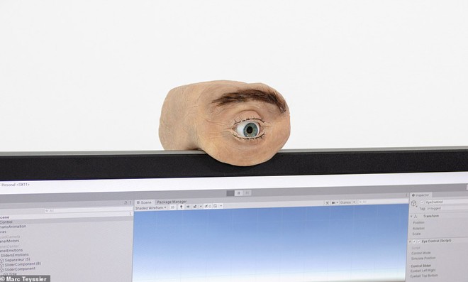 Nhìn chiếc webcam như thể mắt người này, bạn sẽ không khỏi giật mình thon thót mỗi khi nó liếc nhìn bạn - Ảnh 1. Nhìn chiếc webcam như thể mắt người này, bạn sẽ không khỏi giật mình thon thót mỗi khi nó liếc nhìn bạn - Ảnh 1.