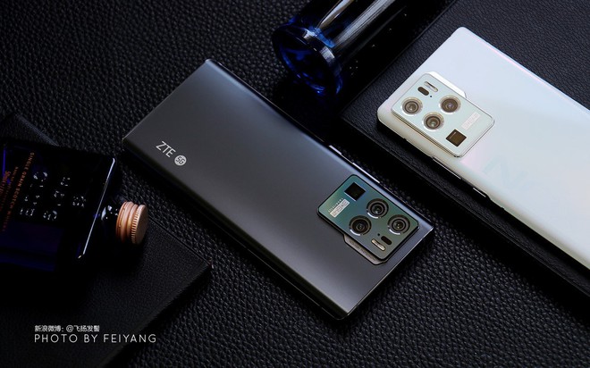 ZTE ra mắt Axon 30 Ultra: Bỏ camera ẩn dưới màn hình, 3 camera chính 64MP, Snapdragon 888, giá từ 16.6 triệu đồng - Ảnh 4. ZTE ra mắt Axon 30 Ultra: Bỏ camera ẩn dưới màn hình, 3 camera chính 64MP, Snapdragon 888, giá từ 16.6 triệu đồng - Ảnh 4.
