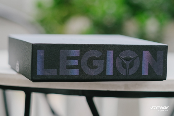 Trên tay máy chơi game Lenovo Legion Phone Duel 2 tại VN: Thiết kế độc lạ, camera selfie thò thụt, có 2 quạt tản nhiệt, 2 cổng sạc, giá chỉ từ 13.8 triệu đồng - Ảnh 2. Trên tay máy chơi game Lenovo Legion Phone Duel 2 tại VN: Thiết kế độc lạ, camera selfie thò thụt, có 2 quạt tản nhiệt, 2 cổng sạc, giá chỉ từ 13.8 triệu đồng - Ảnh 2.